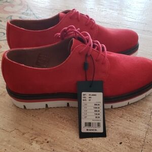 NWT Bianco Women's Red Suede Oxford Bought In Copenhagen!
